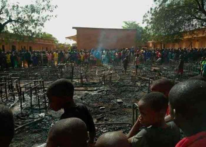 incendio-niger- 26 niños mueren en el incendio de una escuela en Níger