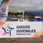 Jóvenes participan en campeonato de carreras con obstáculos