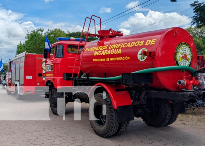 Entrega de estación de bomberos