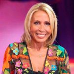 Tras salvarse de ir presa, Laura Bozzo presume fotos con ropa de París