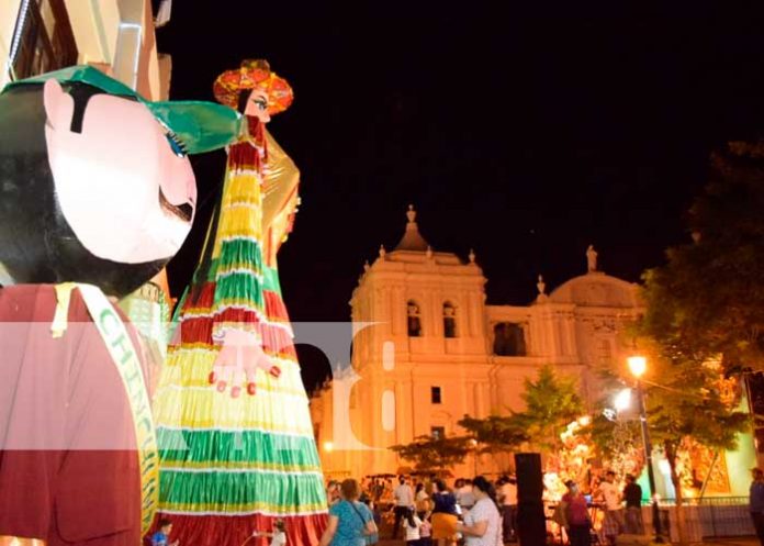 León en vísperas de la navidad