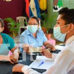Reconocen esfuerzo de bachilleres en León con entrega del bono complementario Entrega de bonos complementarios a estudiantes de León