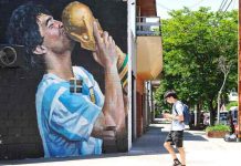 A un año de su muerte, Argentina se pinta con murales de Maradona A un año de su muerte, Argentina se pinta con murales de Maradona