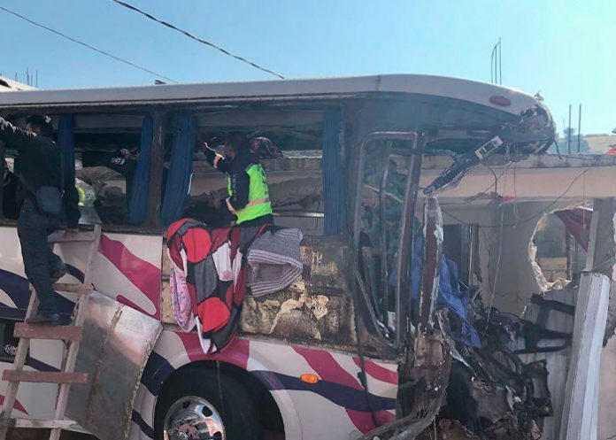 Autobús impacta contra una casa en México dejando 19 muertos y varios heridos