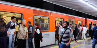 Mujer hace "exorcismo" en el metro de México: ¡Diablo mentiroso!