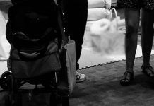 Mujer mató a su bebé de dos meses y paseo con el cadáver por las calles