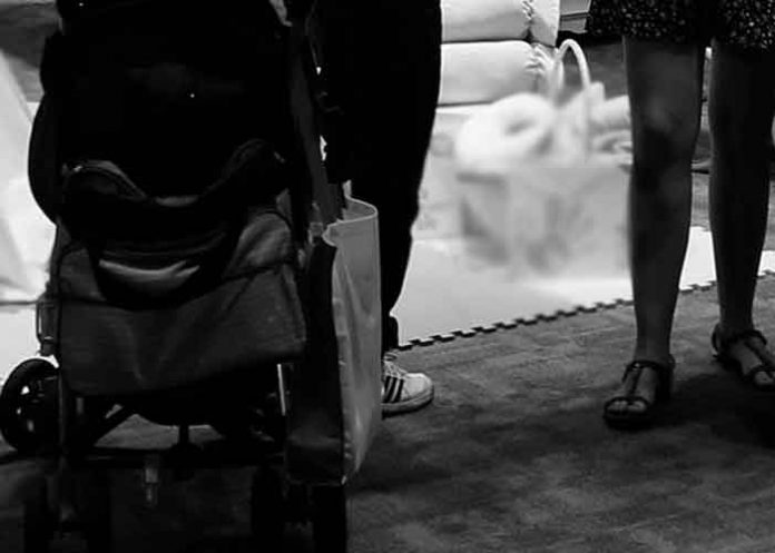 Mujer mató a su bebé de dos meses y paseo con el cadáver por las calles