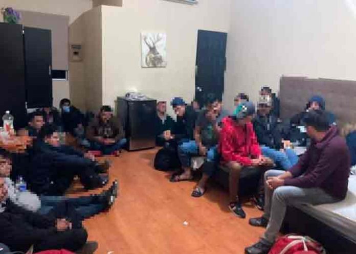 migrantes-portada- Agencia localiza a 195 migrantes hacinados en un hotel en Monterrey, México
