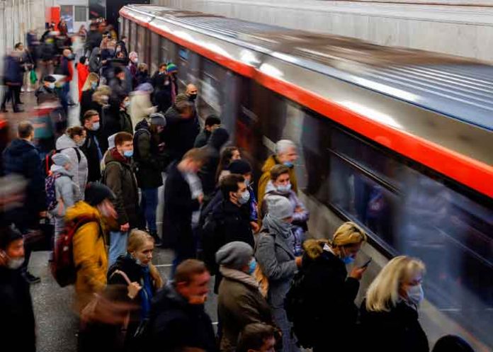 ¡Un héroe! Hombre muere al salvar a otro que pretendía suicidarse en Moscú