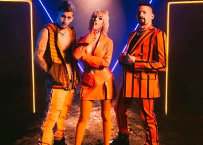 musica1 Con un nuevo look Danna Paola estrena videoclip junto a Mau y Ricky