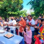 Jóvenes le cantan Las Mañanitas al Presidente de Nicaragua, Daniel Ortega Celebración del cumpleaños del Presidente Daniel Ortega, desde un Tecnológico en Managua