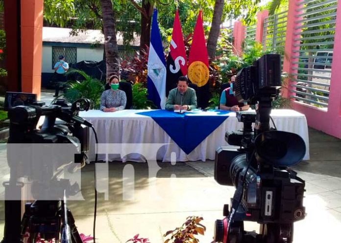 Conferencia de prensa sobre temas de educación en Nicaragua