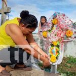 Familias de San Carlos visitan a sus deudos en el cementerio municipal Familias de San Carlos visitan a sus deudos en el cementerio municipal