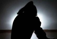 Niña confiesa a su maestra que su padrastro abusaba sexualmente de ella Niña confiesa a su maestra que su padrastro abusaba sexualmente de ella