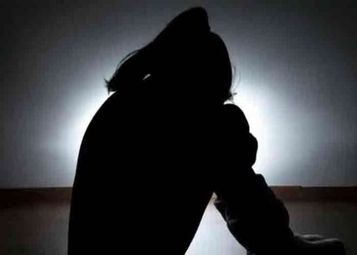 Niña confiesa a su maestra que su padrastro abusaba sexualmente de ella