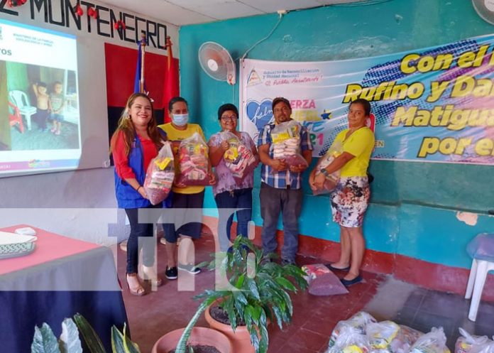 Entregan paquetes alimentarios a protagonistas de partos múltiples en Matiguás