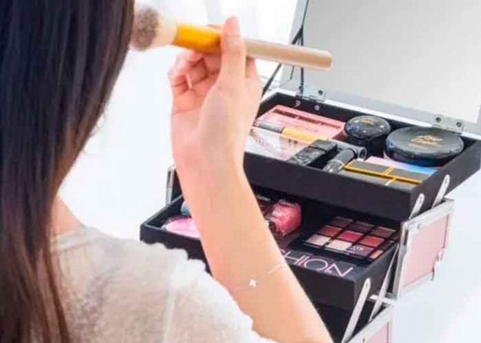 redes1 ¡Increíble! Le pidió el divorcio a su esposa porque “es fea sin maquillaje”