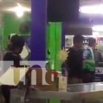 «Solo me tomé un jugo»: Excusa de ladrón sorprendido en Chinandega Captura de ladrón que se metió a una farmacia de Chinandega