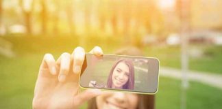 Mujer muere al caer de un precipicio por tomarse una selfie en Bélgica