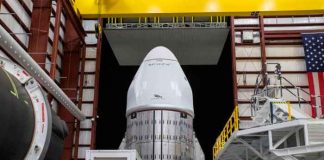 Video capta el paso de la nave Space X sobre volcán Popocatépetl en México