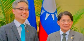 Denis Moncada recibe Copias de Estilo del nuevo Embajador de Taiwán