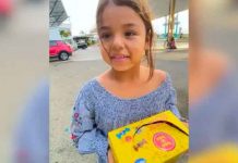 ¡Sorprendente! Niña que habla cuatro idiomas y vende dulces en Ecuador (Video) ¡Sorprendente! Niña que habla cuatro idiomas y vende dulces en Ecuador