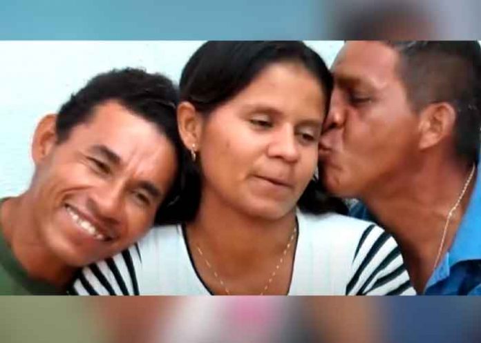 ¿Novela o realidad? Vive con su marido y amante en la misma casa