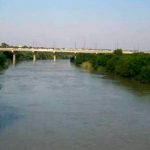 Rescatan a niña abandonada por los "Coyotes "en el Río Bravo, Texas