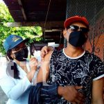 Familias del barrio Santo Domingo, Managua, reciben vacunas en sus casas Vacunación casa a casa en el barrio Santo Domingo, Managua