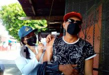 Familias del barrio Santo Domingo, Managua, reciben vacunas en sus casas Vacunación casa a casa en el barrio Santo Domingo, Managua