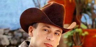 Fans recuerdan a Valentín Elizalde por su aniversario luctuoso