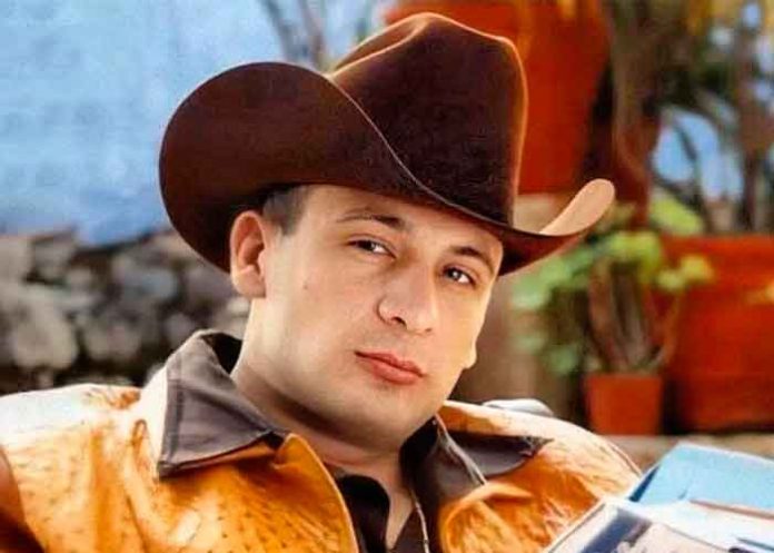 Fans recuerdan a Valentín Elizalde por su aniversario luctuoso