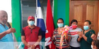 Entregan 2 viviendas dignas en Juigalpa