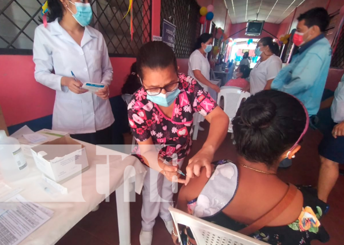 Continúa jornada de vacunación en pobladores