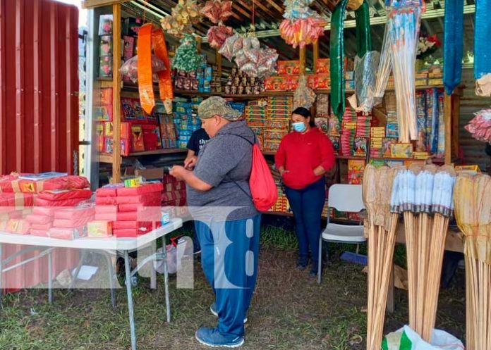 Venta de pirotecnia se activa en los tramos de pólvora de Jinotega