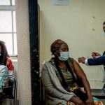 OMS: Ómicron puede «tener un impacto importante en el curso de la pandemia» OMS: Ómicron puede "tener un impacto importante en el curso de la pandemia"