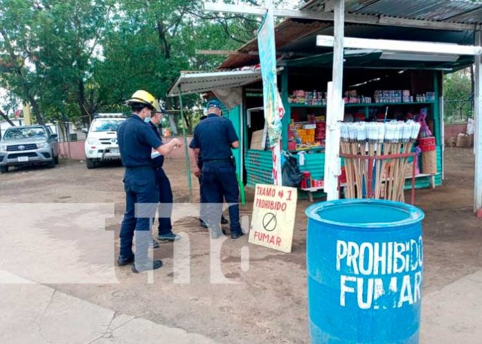1 Bomberos inspeccionan tramos de pólvora en el sector del Mercado Mayoreo, Managua