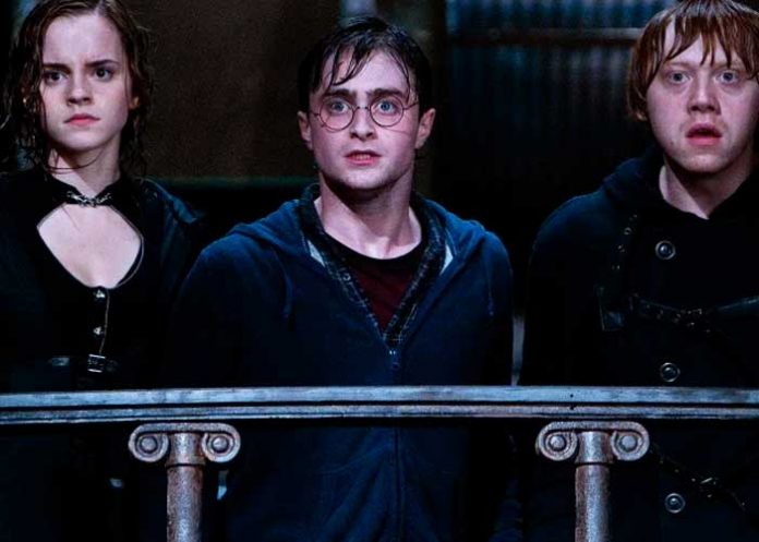 1 Harry Potter, Hermione Granger y Ron Weasley se preparan para el regreso a Hogwarts.