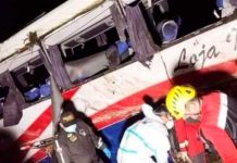 18 personas muertas deja un accidente vial en el sur de Ecuador