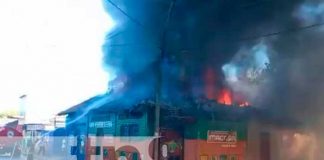 infernales llamas consume a ceniza 2 negocios ferreteros y 2 viviendas en Chinandega