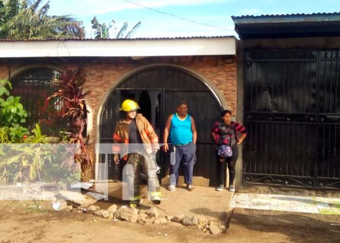 1 En Managua casa se incendia mientras dos mujeres estaban dormidas