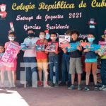 MINED entrega juguetes a estudiantes del Colegio Republica de Cuba Entregan juguetes a estudiantes del Colegio Republica de Cuba