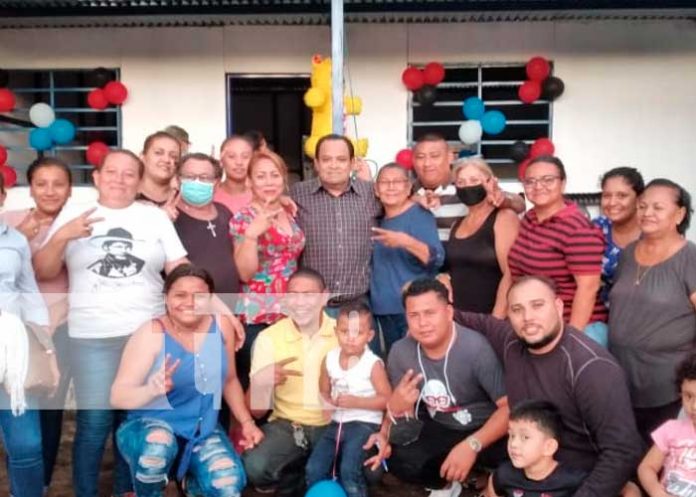 Entregan dos viviendas dignas en Tipitapa