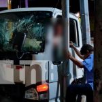 Accidente de tránsito deja una persona prensada en Managua Accidente de tránsito deja una persona prensada en Managua