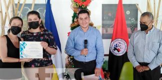 MINJUVE entrega reconocimientos a docentes que formaron a jóvenes en maestrías