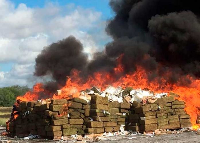 Queman 21 toneladas de marihuana y casi drogan a un pueblo en Argentina