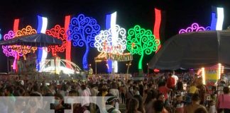 Familias visitan principales Avenidas de Managua