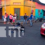 Camión omite señal de alto e impacta a motociclista en Chinandega Camión omite señal de alto e impacta a motociclista en Chinandega