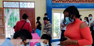 MINED entrega bono complementario a bachilleres en Juigalpa