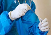 OMS: Personas que ya tuvieron COVID-19 pueden infectarse debido a variante ómicron.
